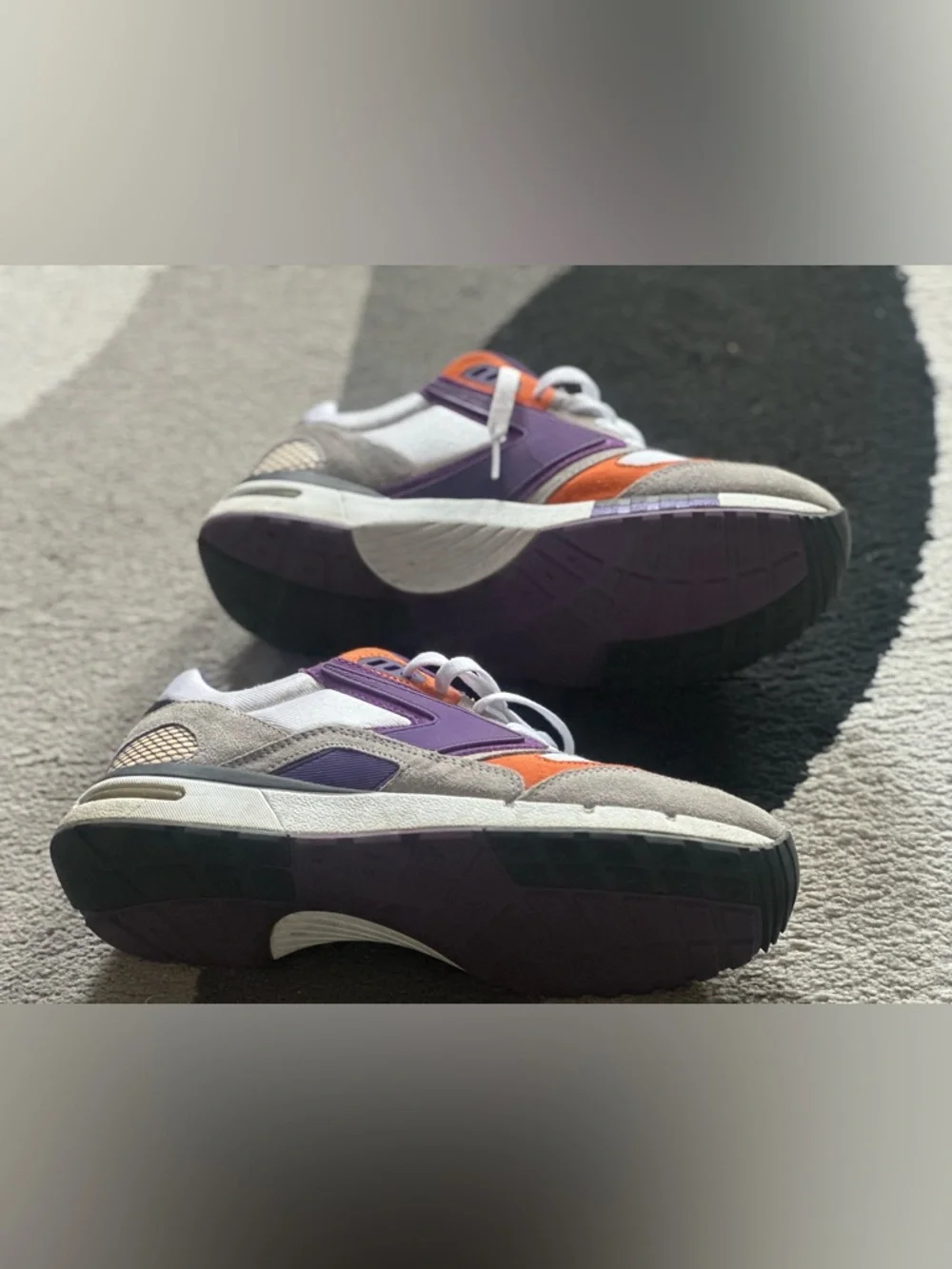 Brooks White Purple Orange Men’s Athletic Sneakers - Picture 2 of 3